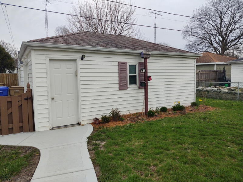 7803 32nd Ave - Photo 3 of 18