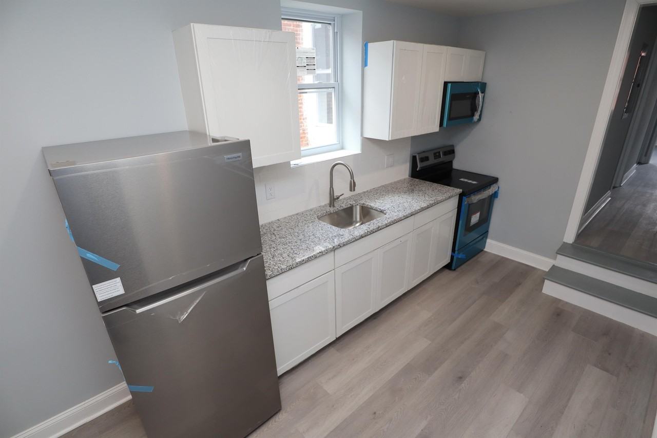 1908 West Diamond Street #3 - Photo 3 of 7