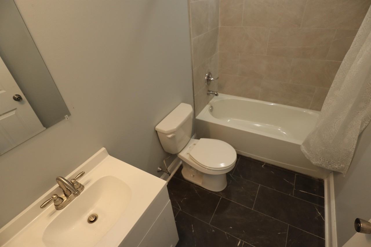 1908 West Diamond Street #3 - Photo 4 of 7