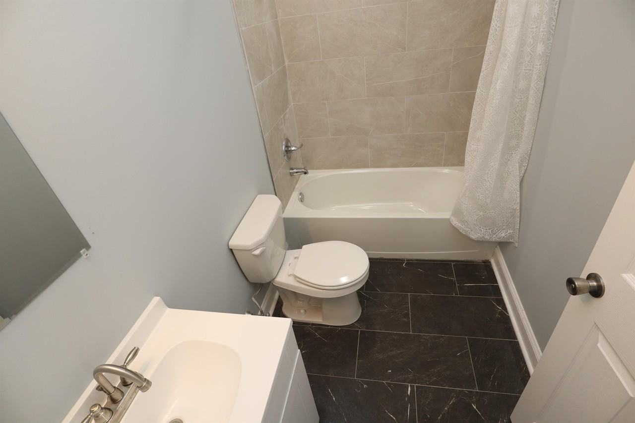 1908 West Diamond Street #3 - Photo 5 of 7