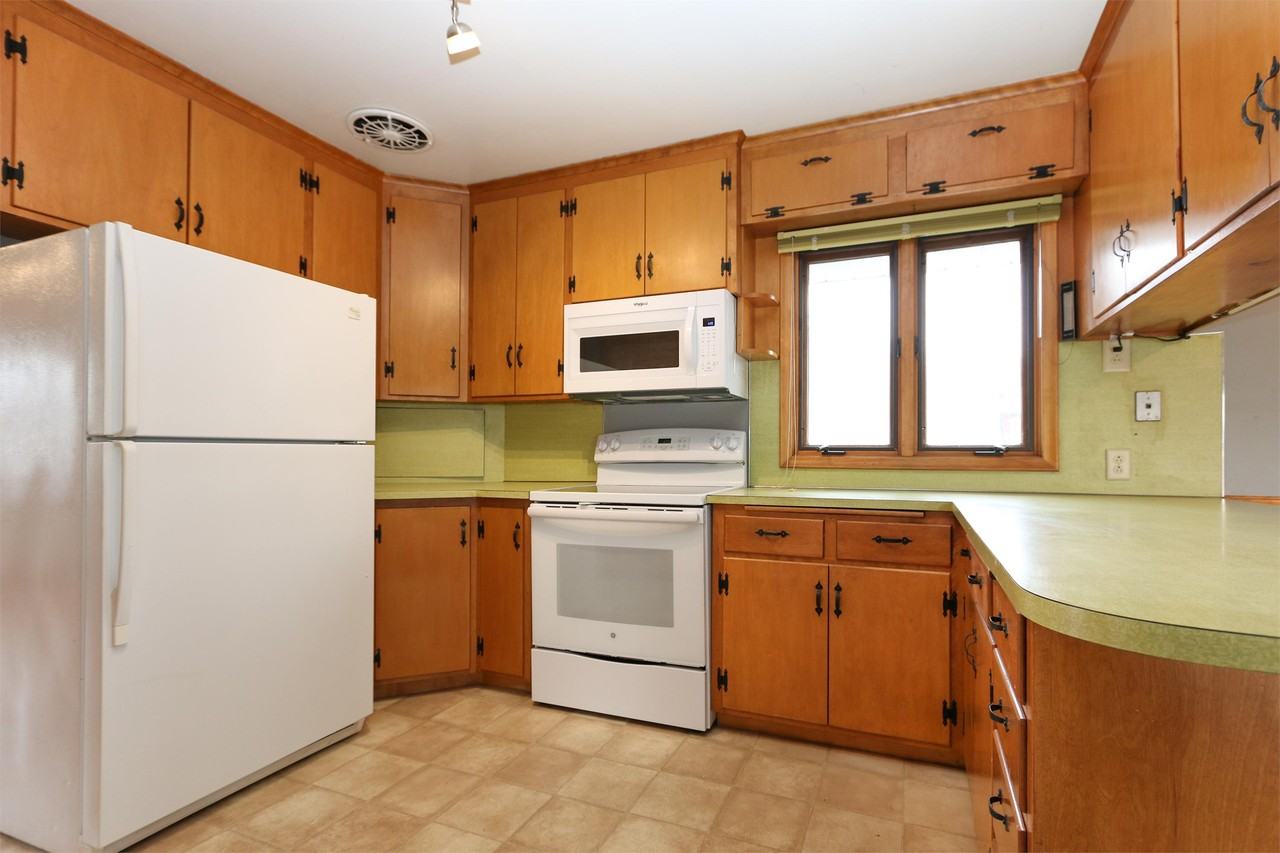 8139 Clinton Ave S #1 - Photo 6 of 23