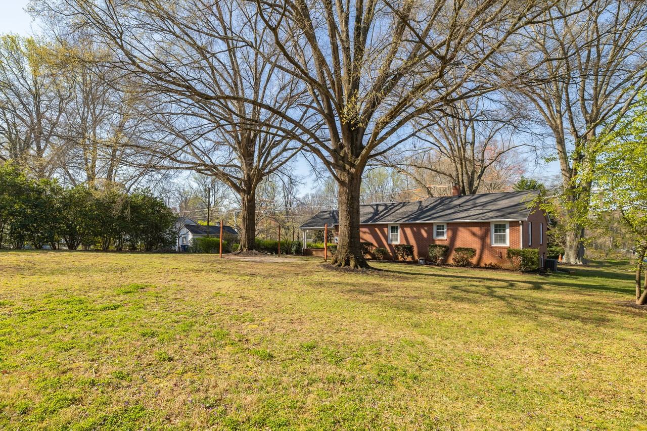 3327 Emory Dr #1 - Photo 5 of 24