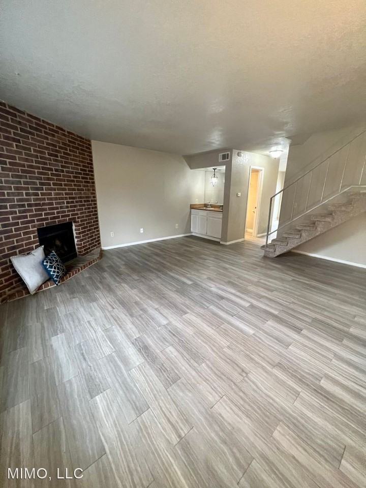 1405/1407 Concord Dr - Photo 2 of 30