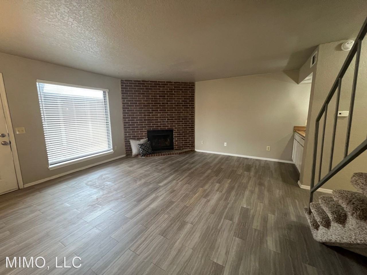 1405/1407 Concord Dr - Photo 3 of 30