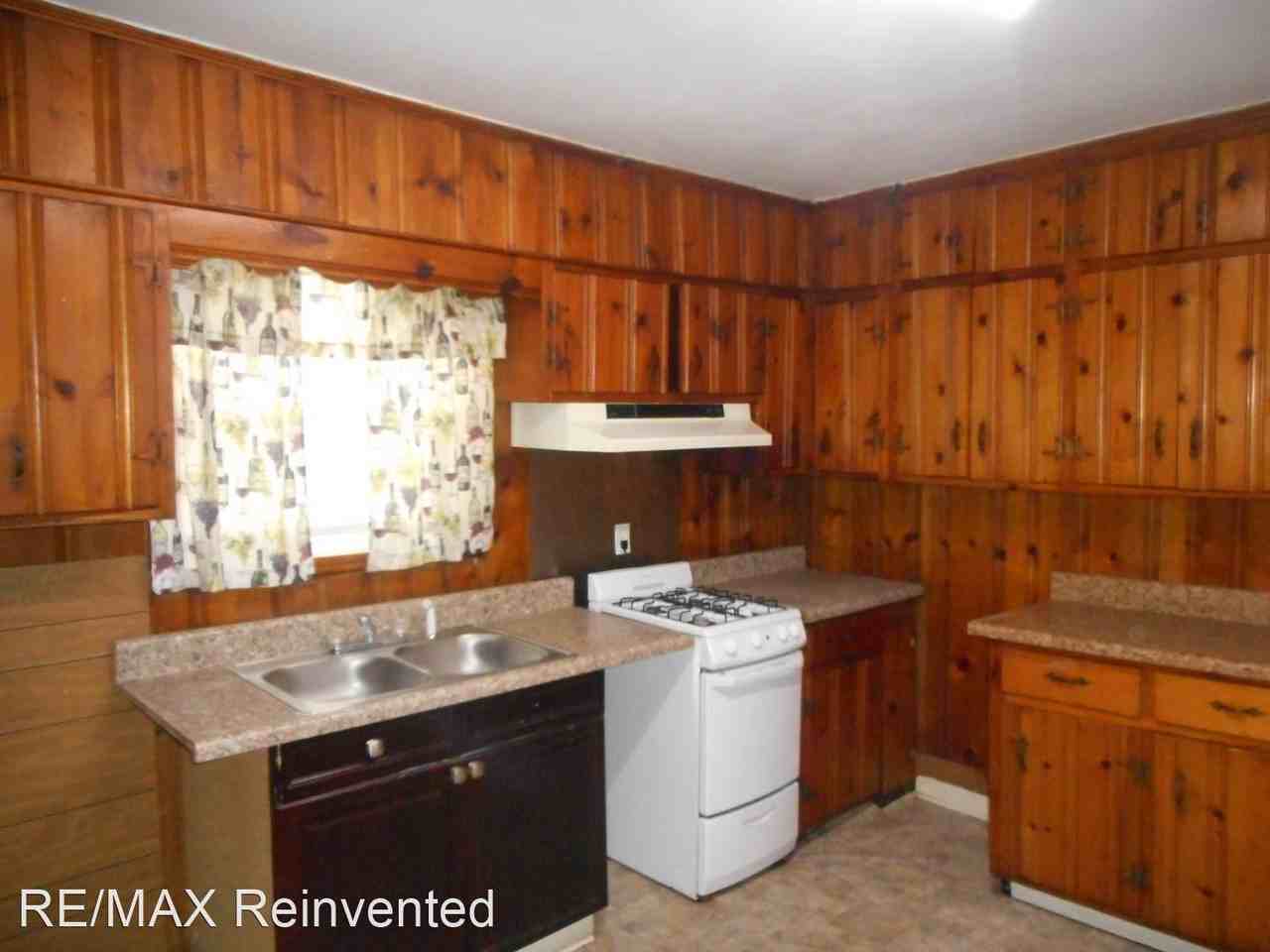 1223 11th St - Photo 3 of 11