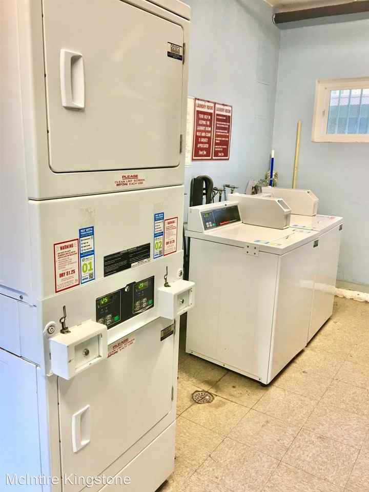 STUNNING APARTMENT IN A GREAT LOCATION! Pool Propery, Call today! - Photo 3 of 9