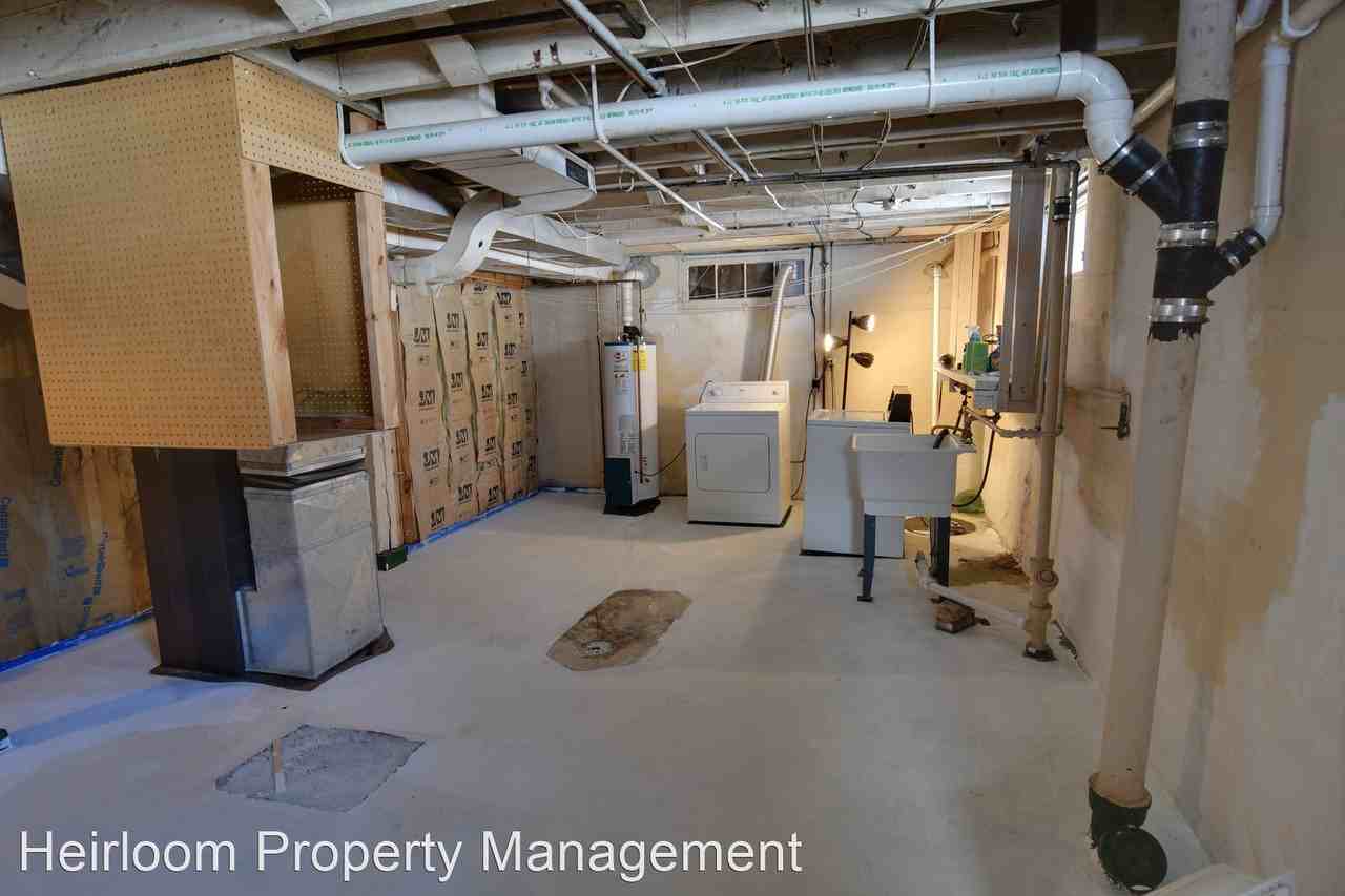 2001 E 9th St - Photo 2 of 18