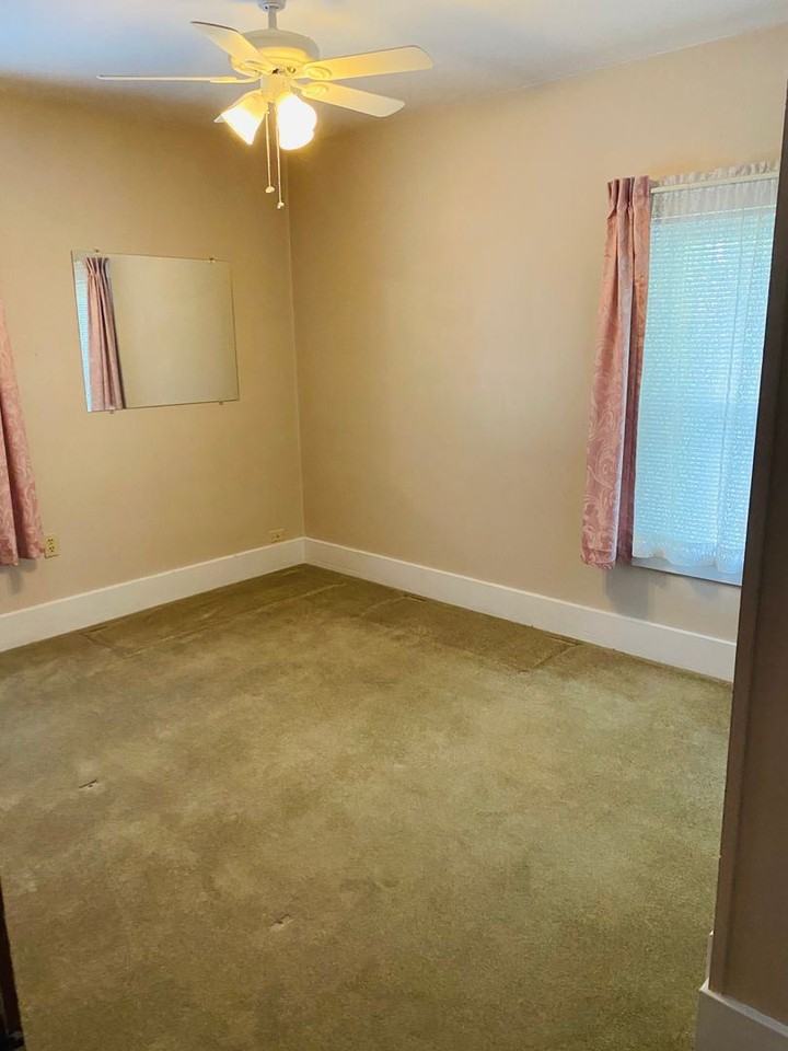 553 Baldwin Ave - Photo 3 of 15