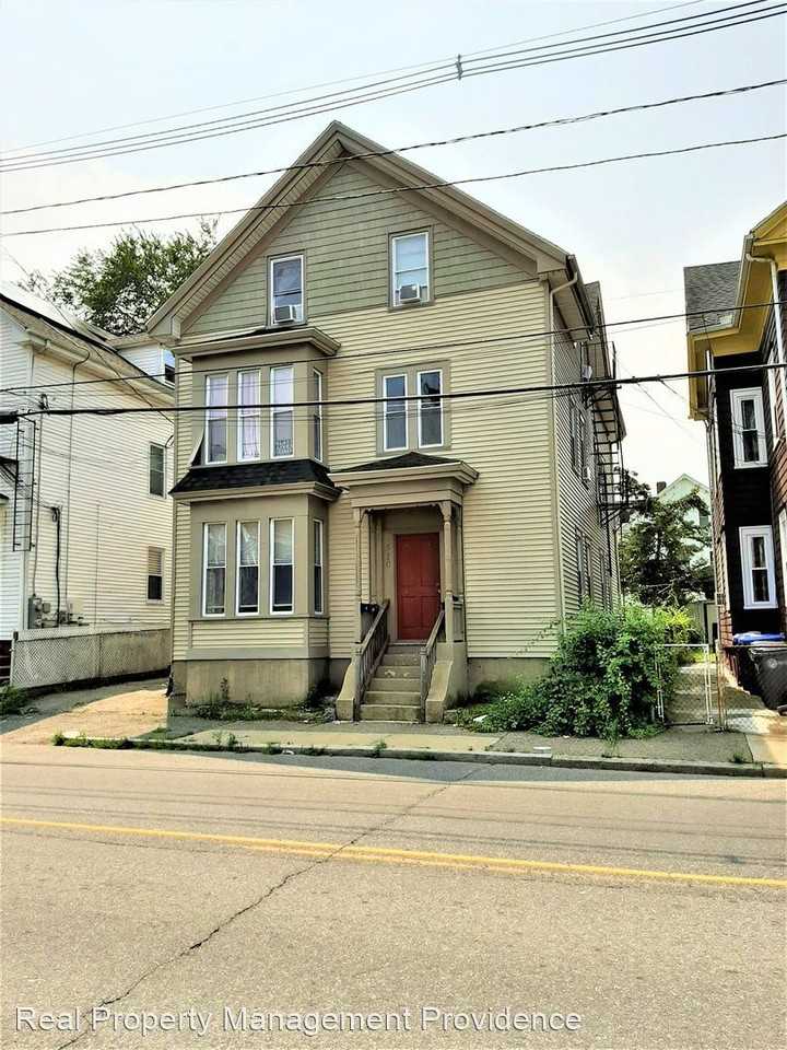 320 Orms Street - Photo 2 of 11