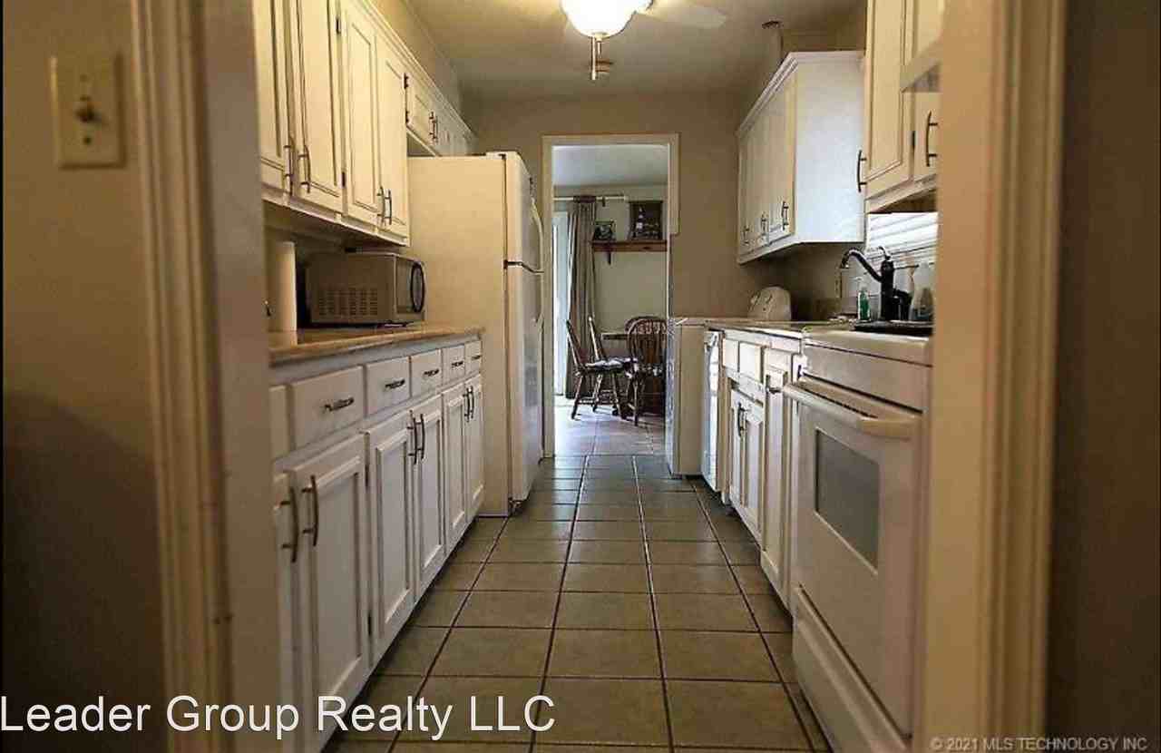 229 Breakenridge Dr - Photo 2 of 48