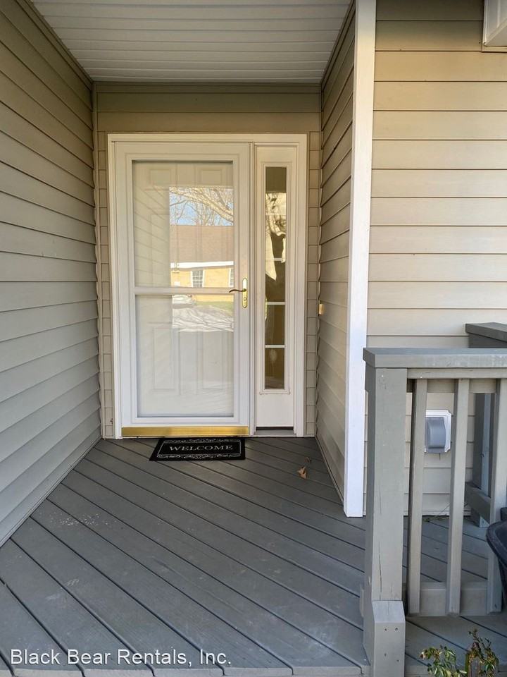 165 Farm Ln - Photo 2 of 47