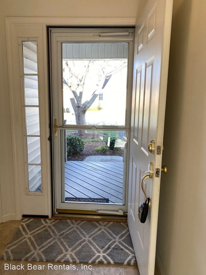 165 Farm Ln - Photo 3 of 47