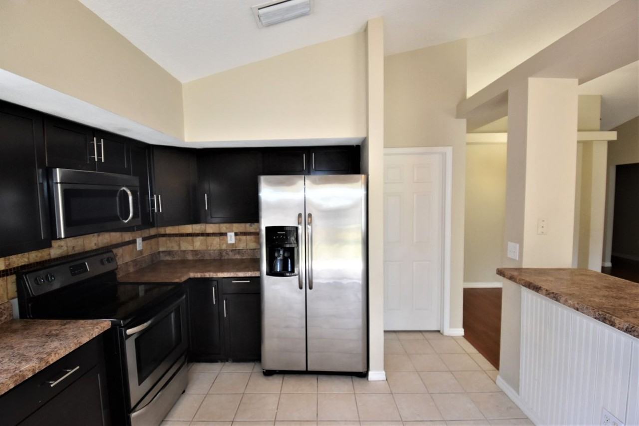 17773 Esprit Dr - Photo 3 of 16
