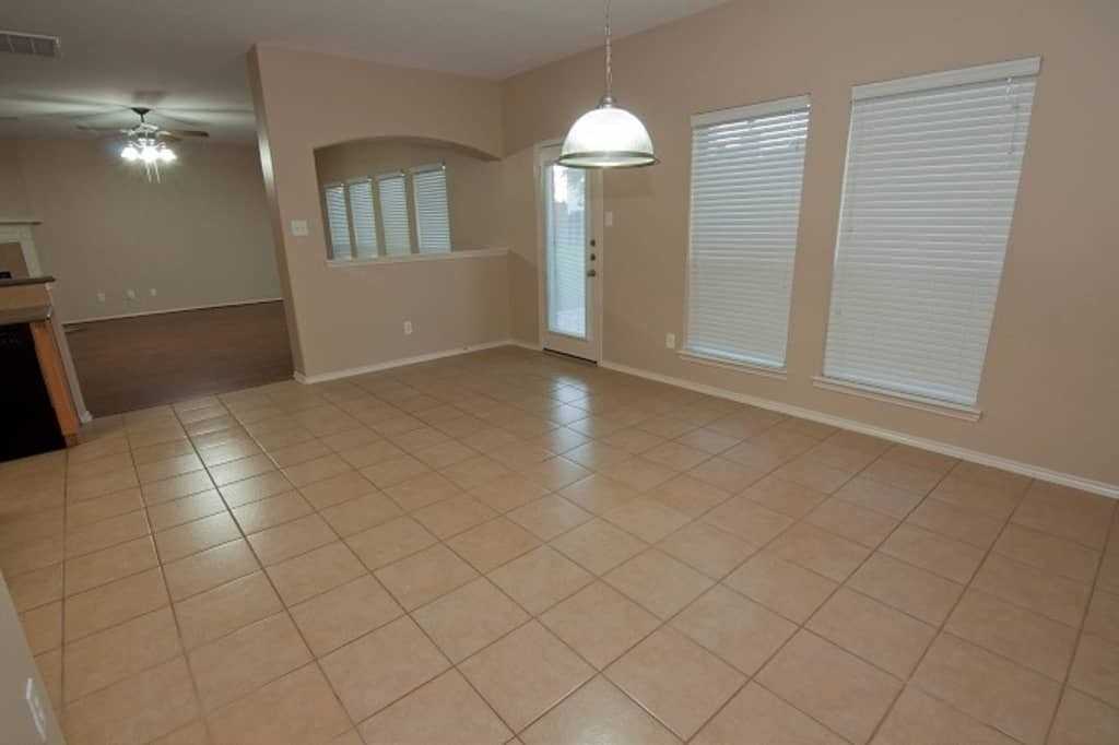 2554 Goldeneye Ln - Photo 3 of 9