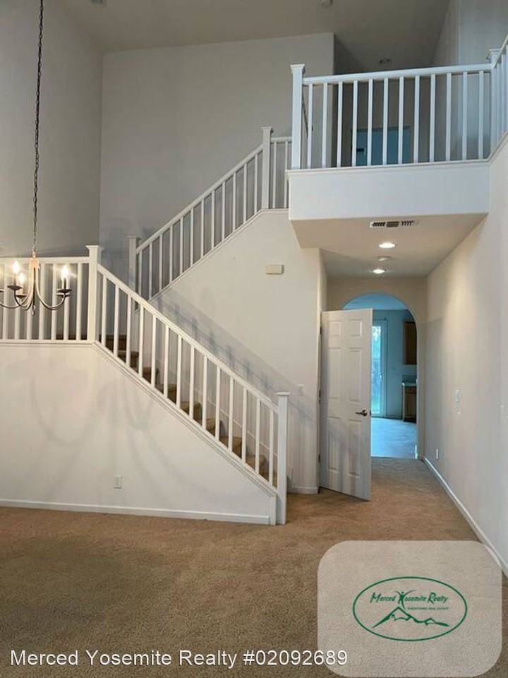 7285 Eagle Ct - Photo 3 of 11