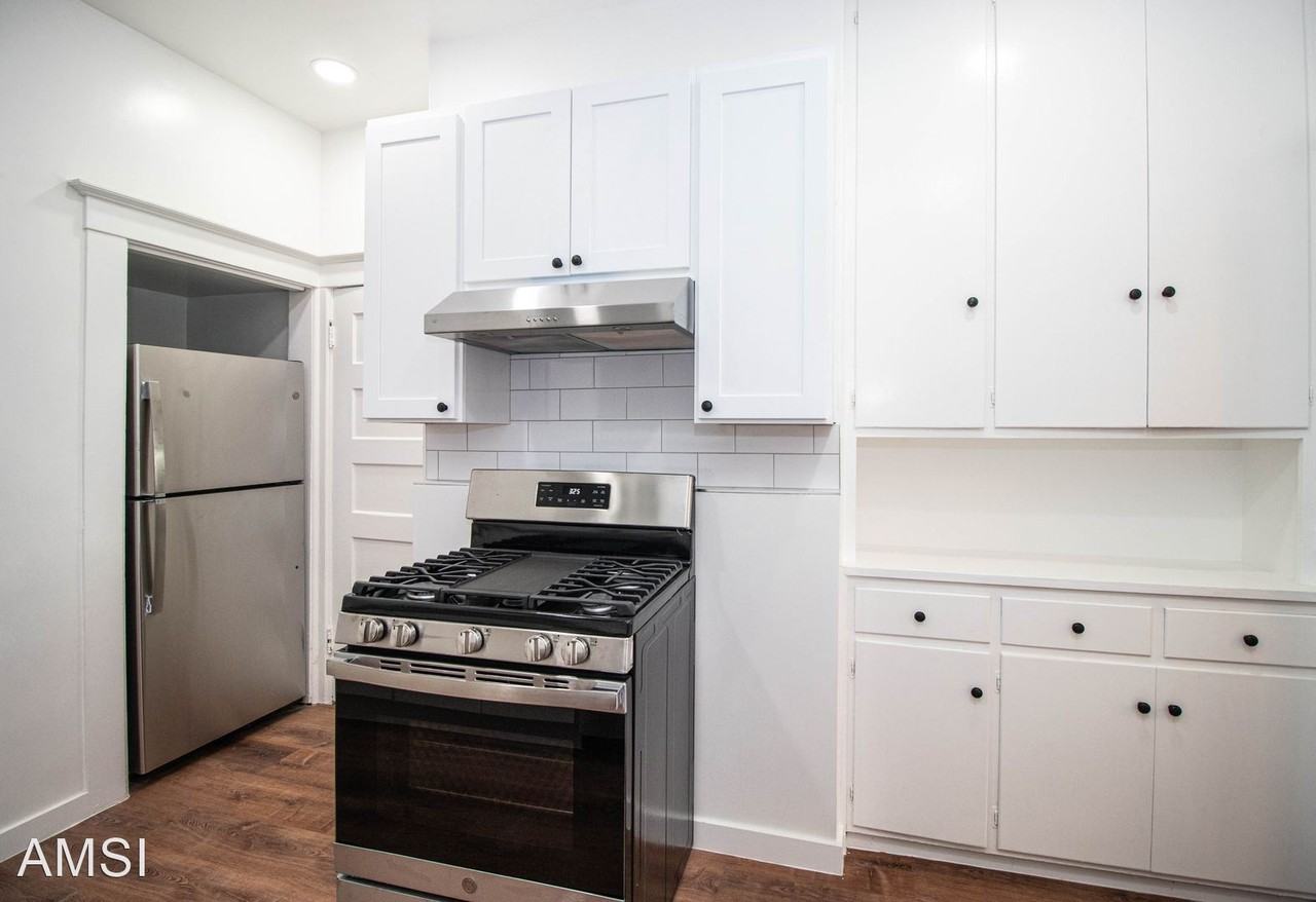 1251 Clay St - Photo 3 of 34