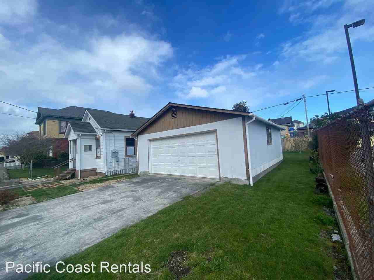 913 A Street - Photo 2 of 22