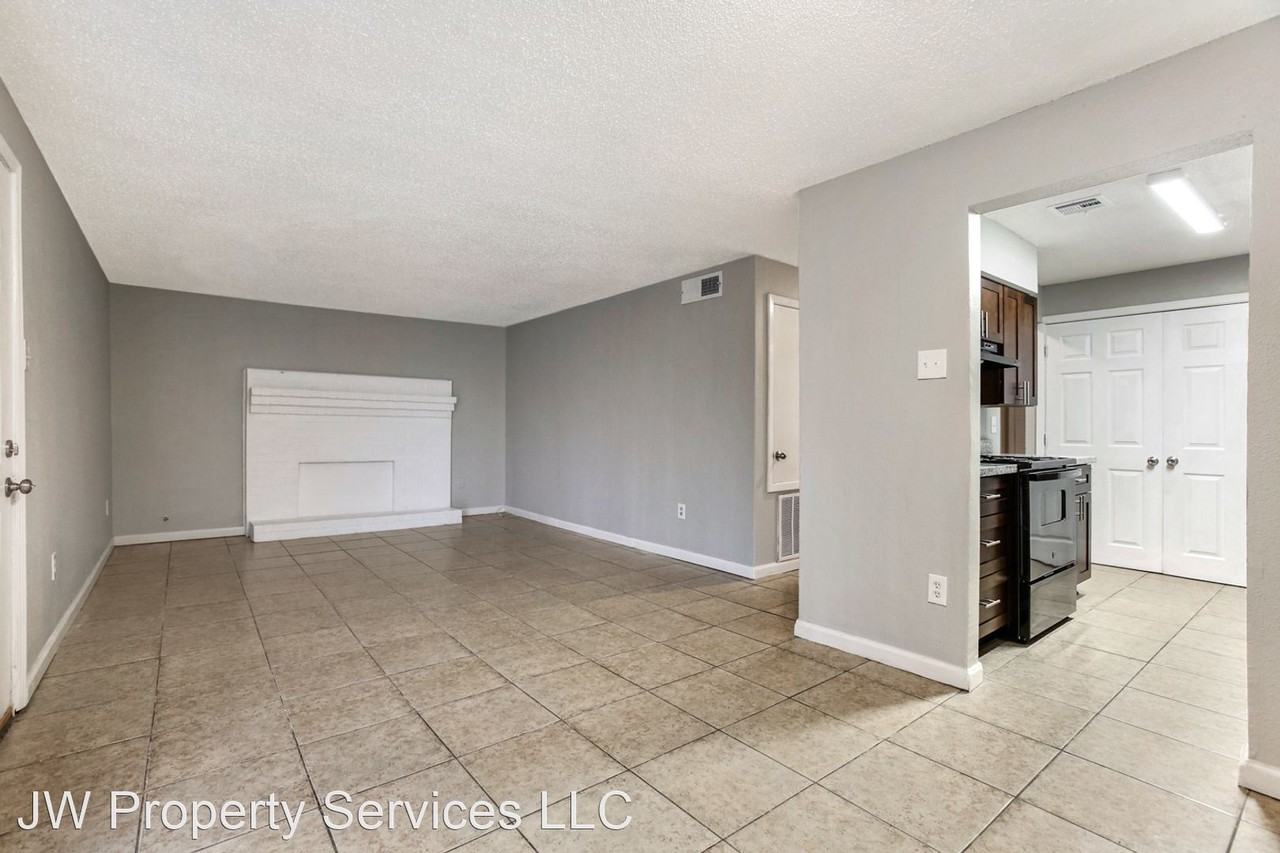 925 West Monterey Court - Photo 2 of 8