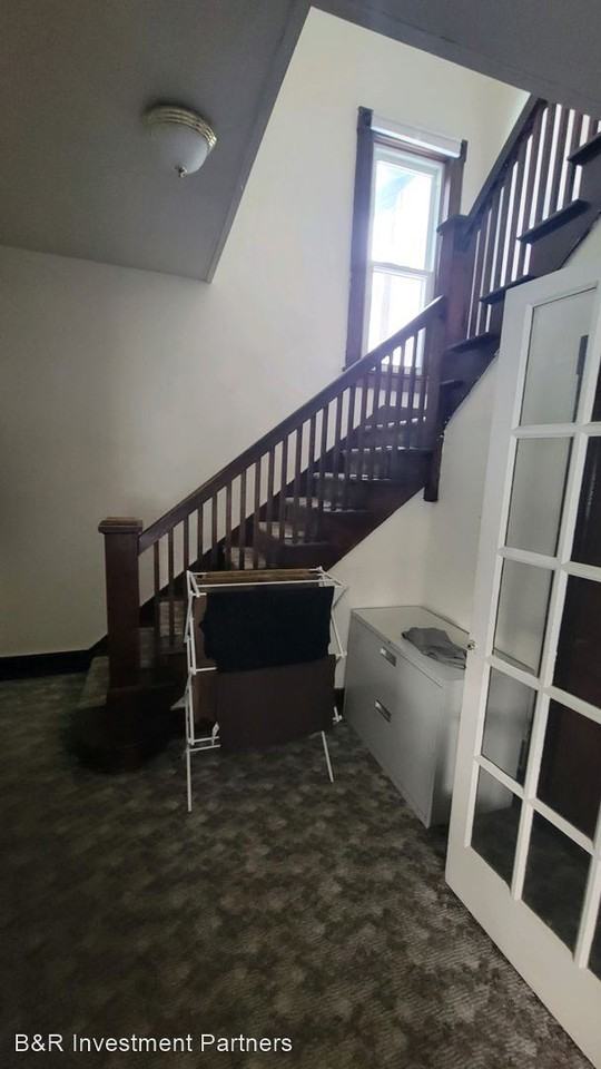 529 S Michigan Ave - Photo 3 of 4