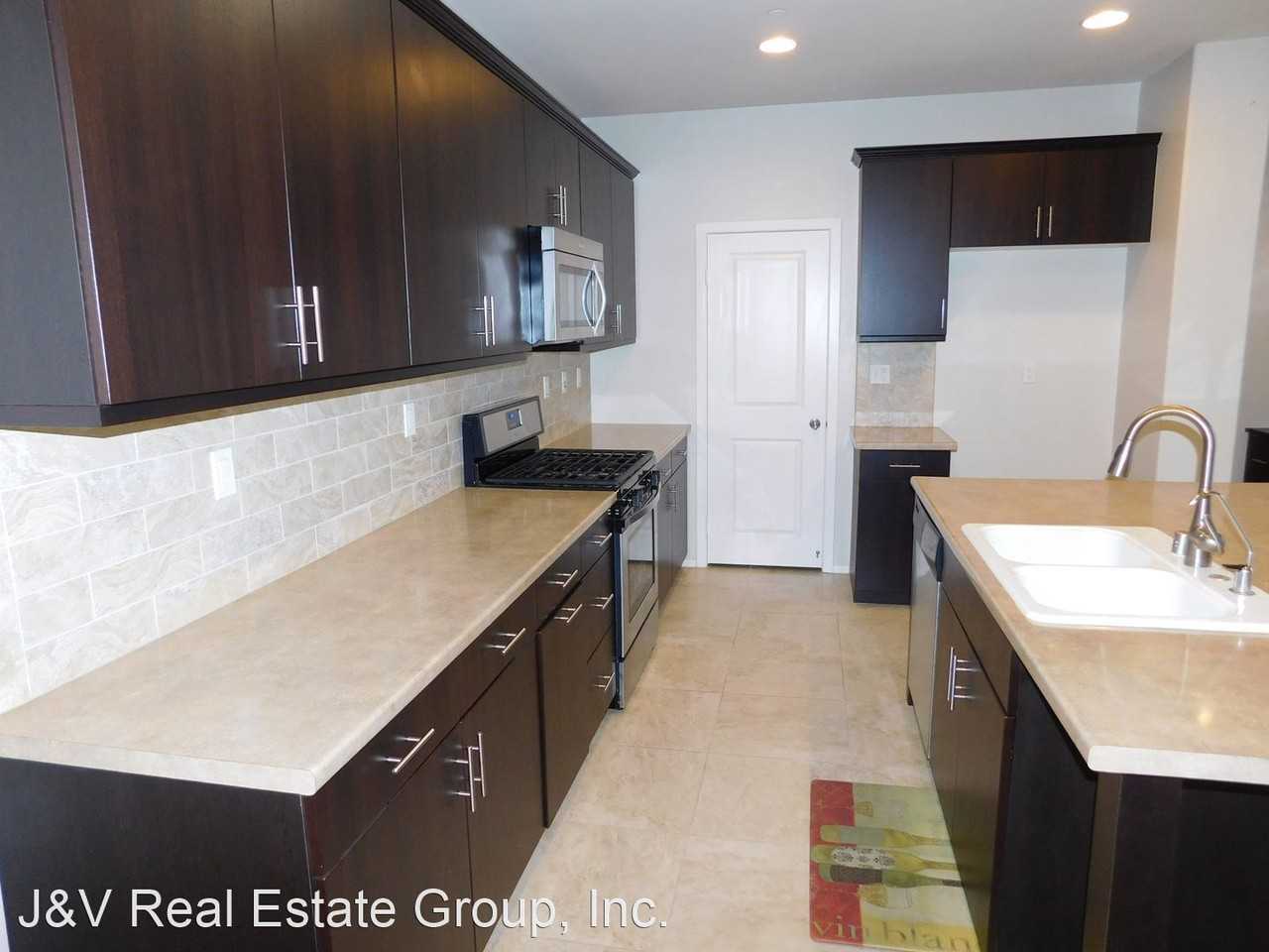 3223 S Edenglen Ave - Photo 3 of 37