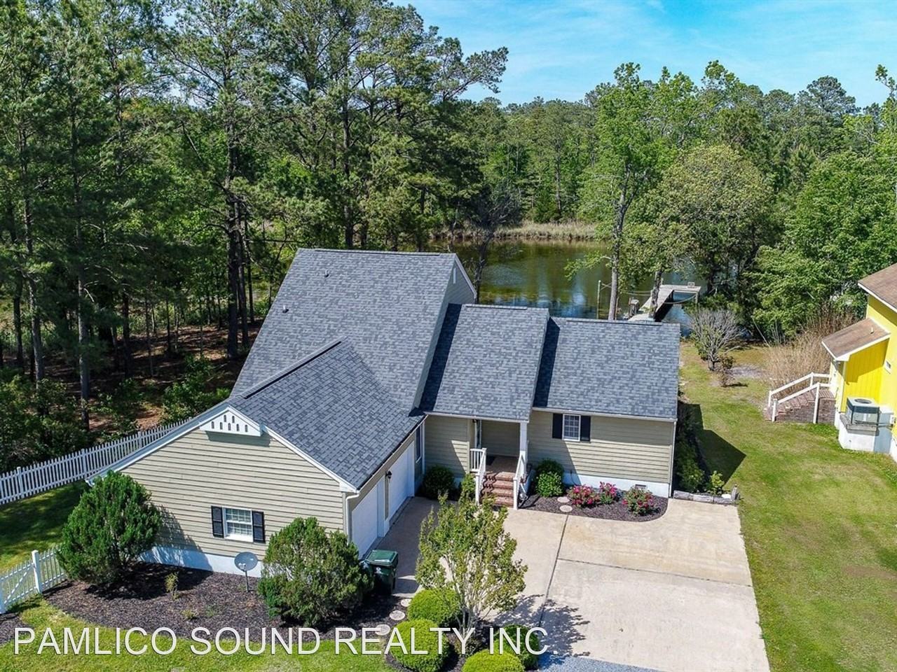 1021 Pirates Cove Cir - Photo 2 of 9