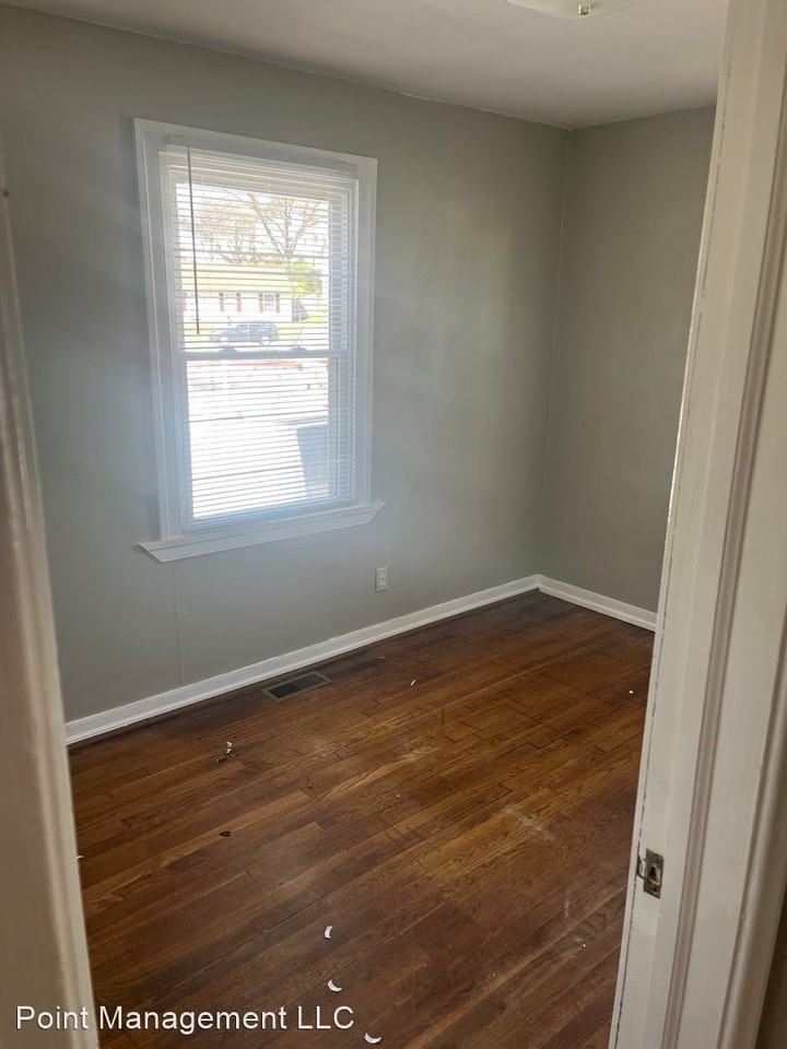 1130 Highland Ave Se - Photo 2 of 6