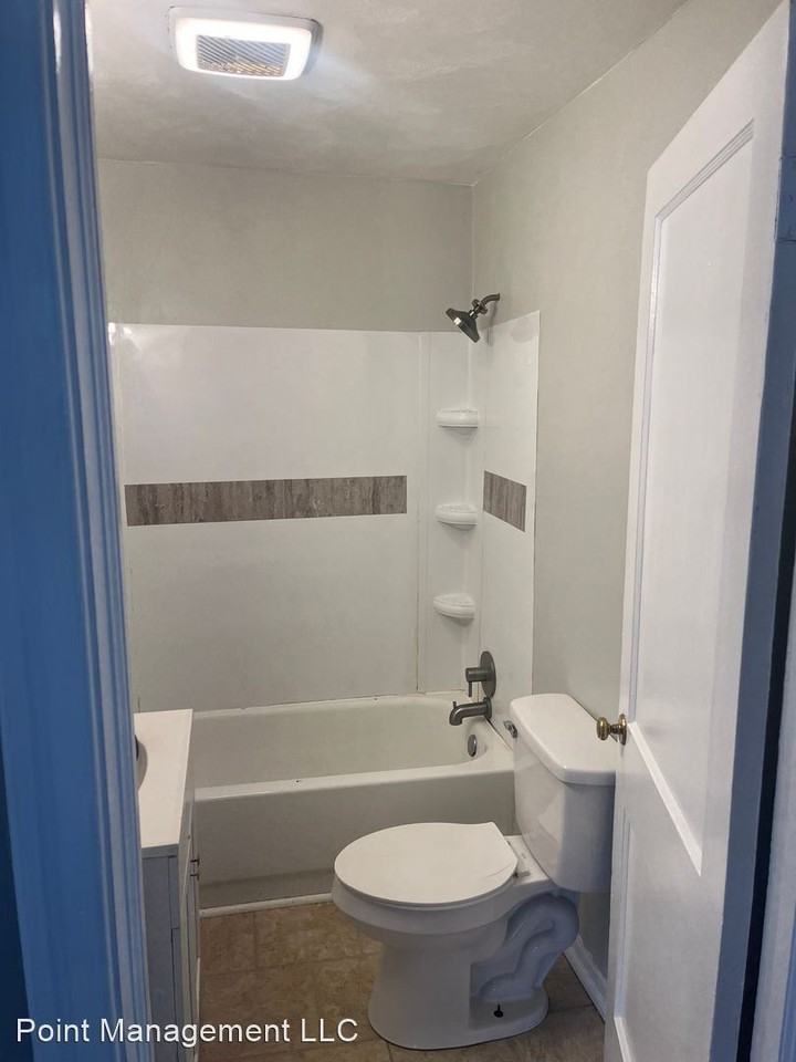 1130 Highland Ave Se - Photo 3 of 6