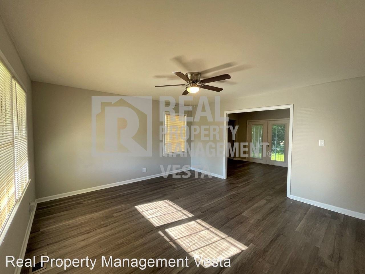 1596 Berkshire Dr - Photo 2 of 16