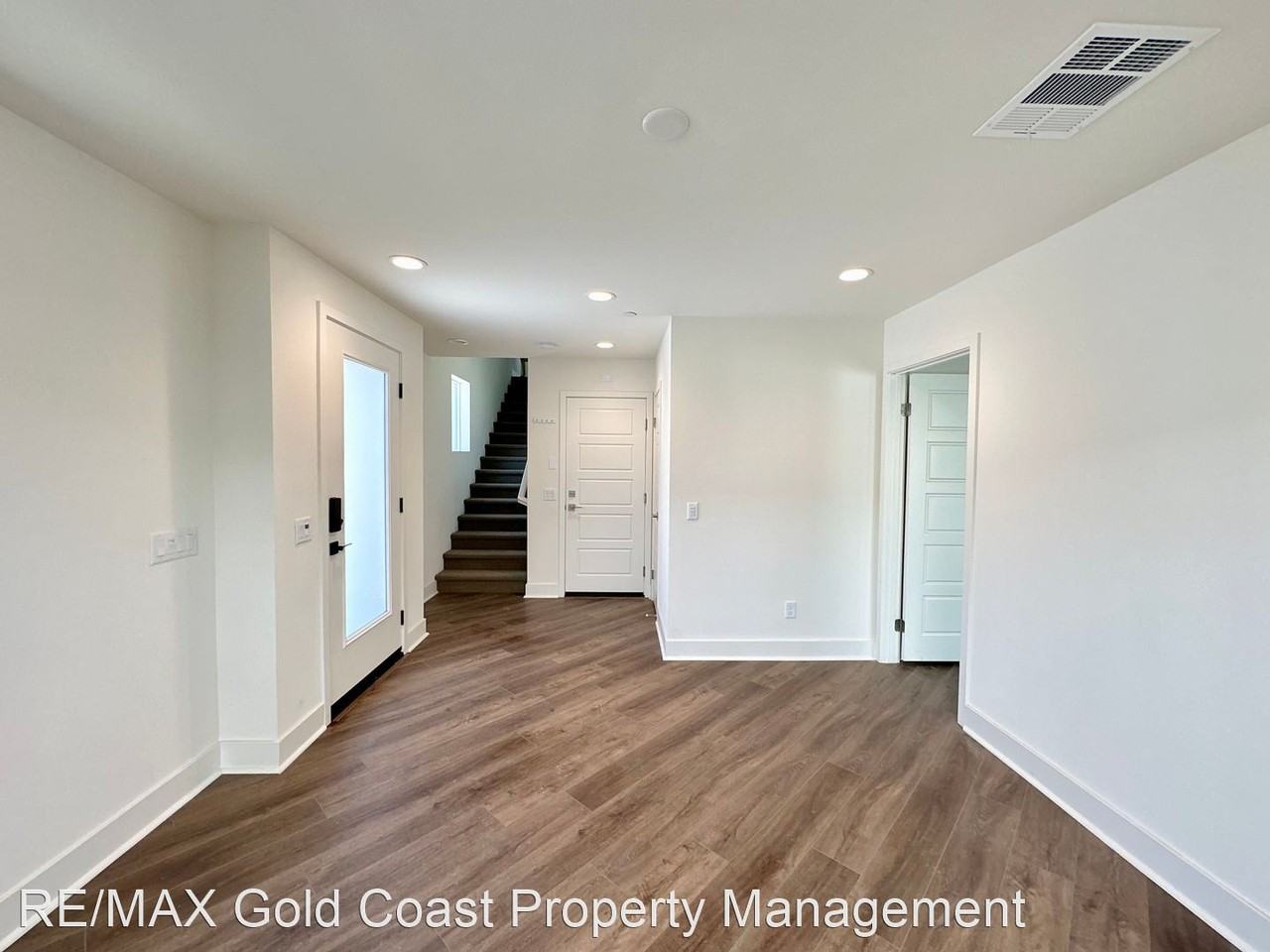 1052 Canal St - Photo 3 of 43