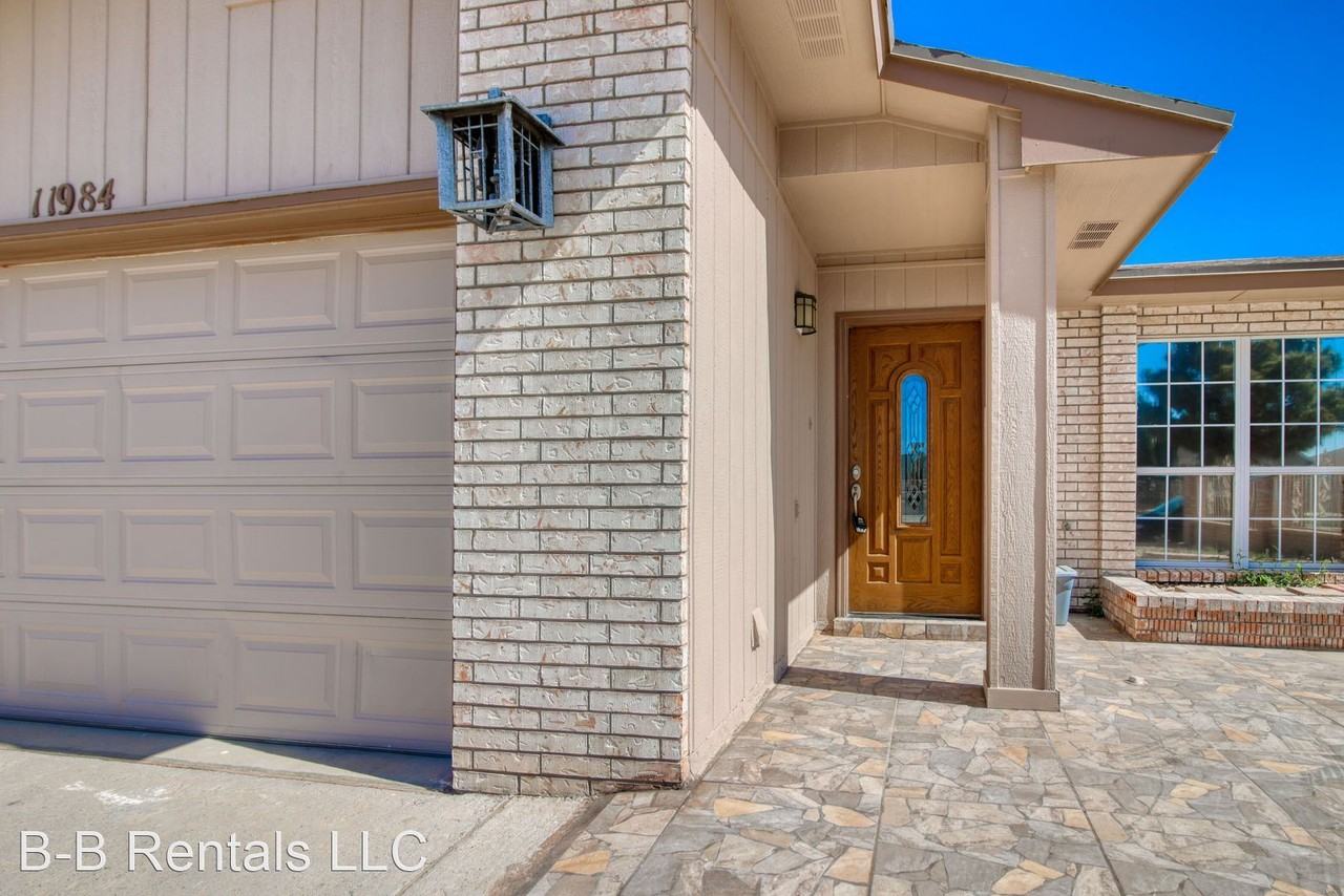 11984 Kings Crest Dr - Photo 2 of 46