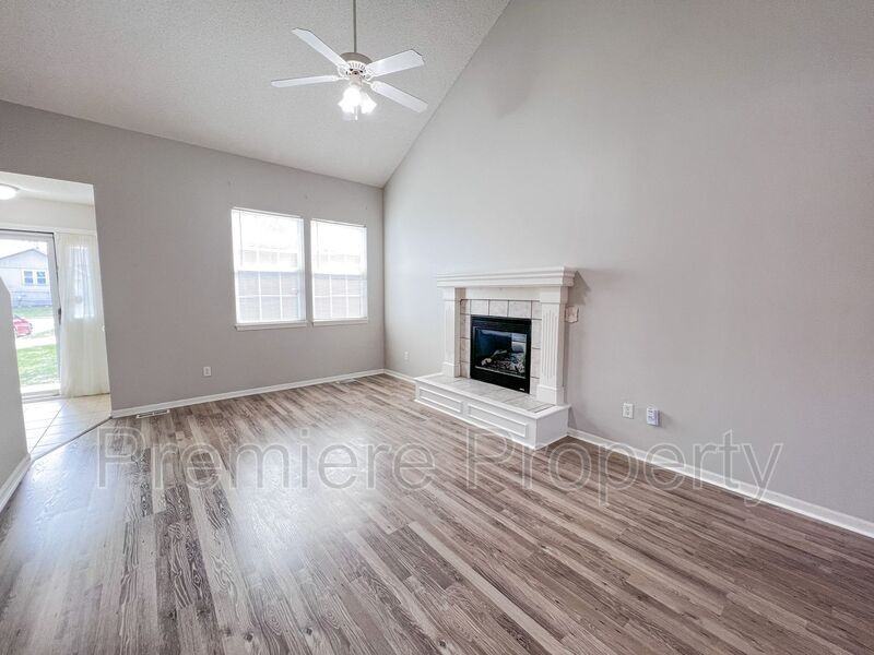 12476 Charlotte St - Photo 2 of 18