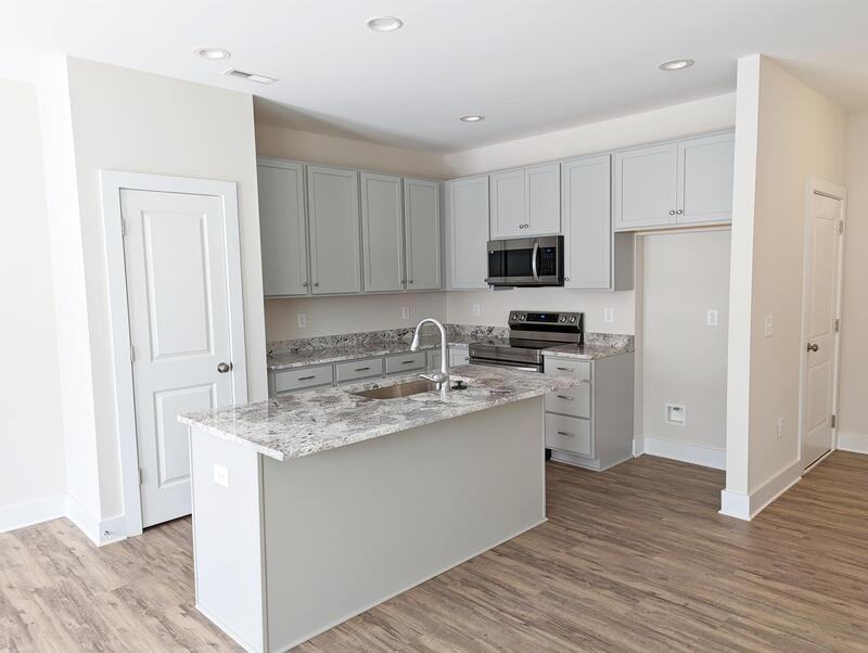 906 Hillman Ln - Photo 3 of 19