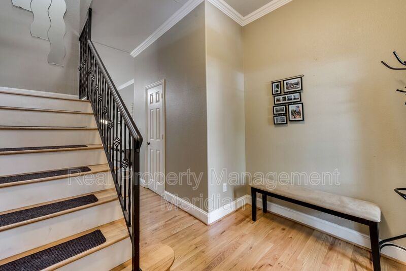 5724 La Vista Dr - Photo 3 of 20