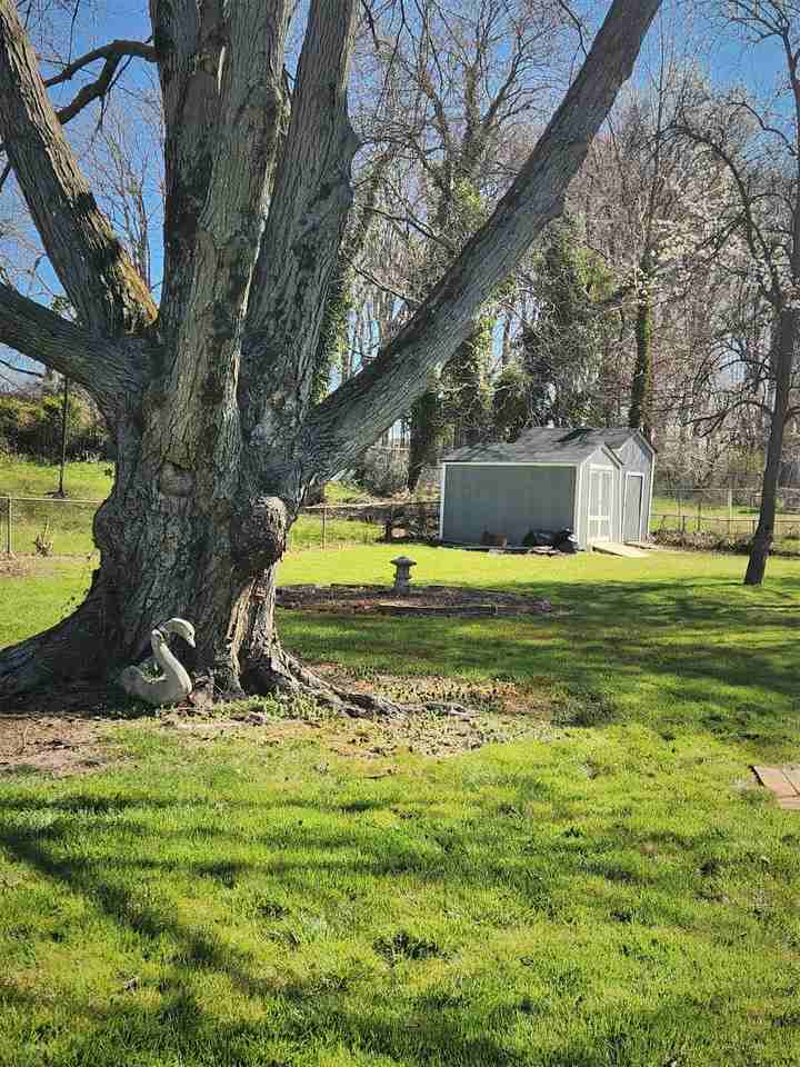3521 Brightseat Rd - Photo 3 of 29