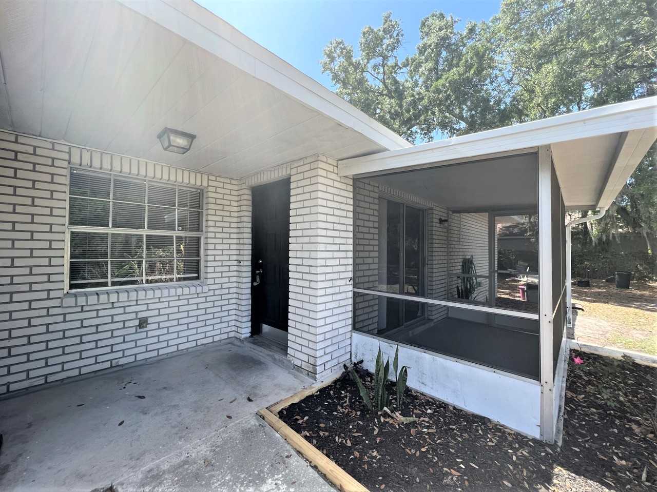 3153 Bloomingdale Villas Court - Photo 2 of 14