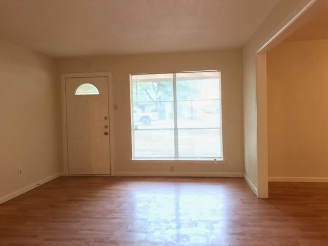 1628 Cascade St - Photo 2 of 18