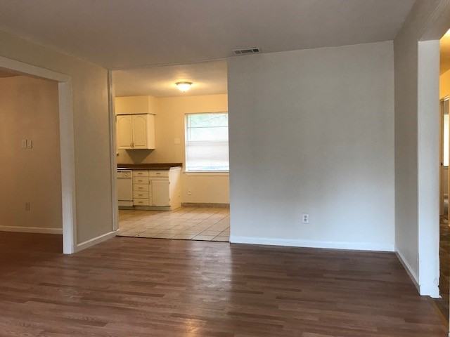 1628 Cascade St - Photo 3 of 18