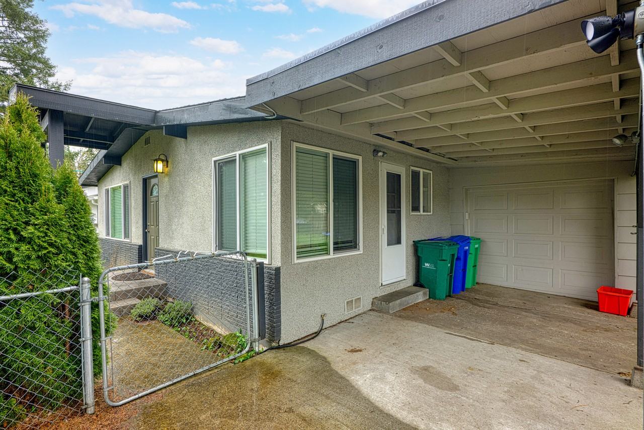 12583 Se 24th Ave - Photo 2 of 21