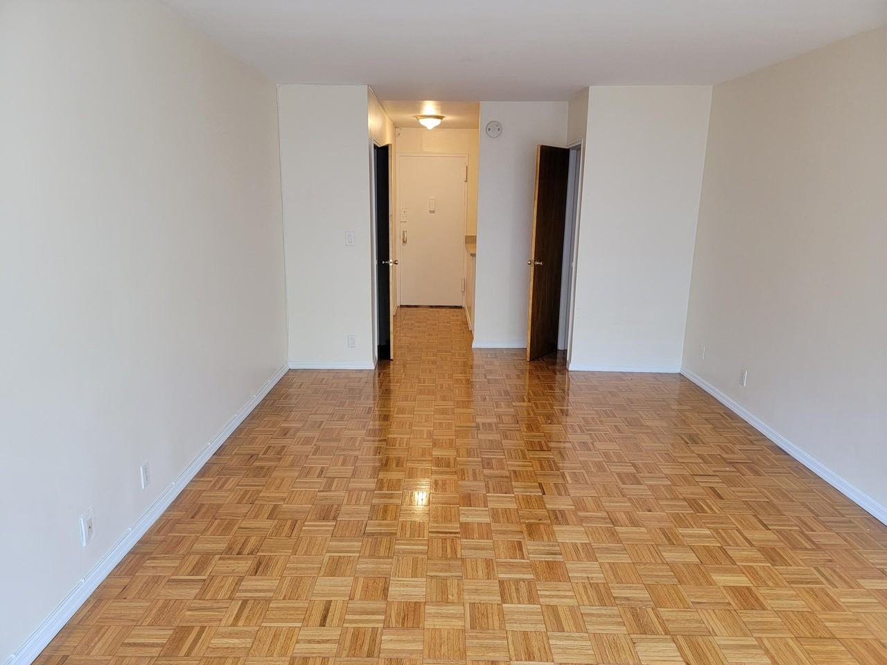 129 Carleon Avenue 7 - Photo 2 of 8