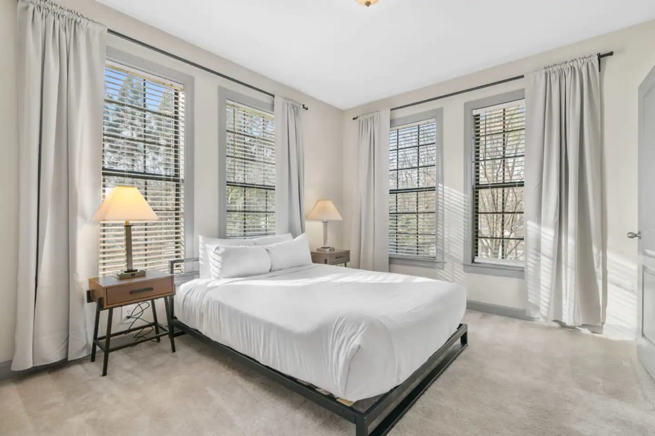 1425 Rock Springs Cir NE, Atlanta, GA 30306 - Photo 2 of 50