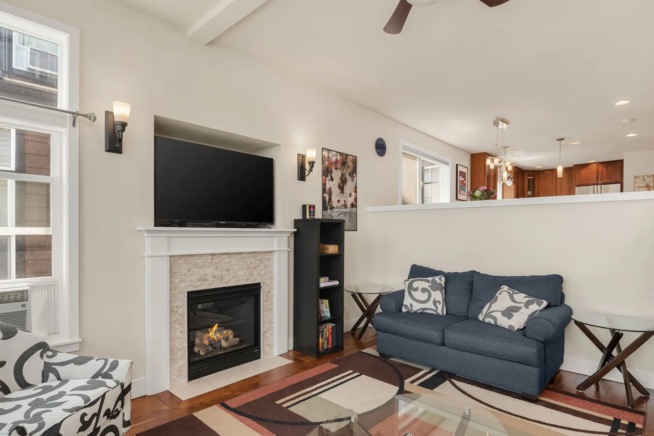 215A 26th Ave E #1 - Photo 2 of 19