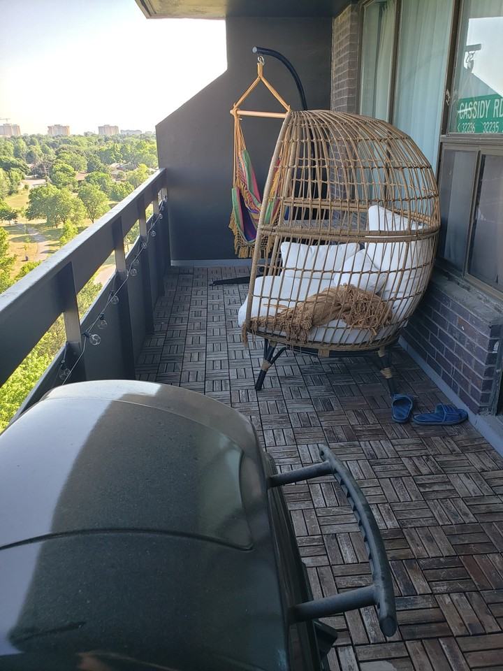 11 Wincott Drive - Photo 3 of 8