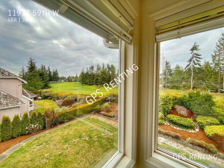 11917 59th Ave W - Photo 3 of 26