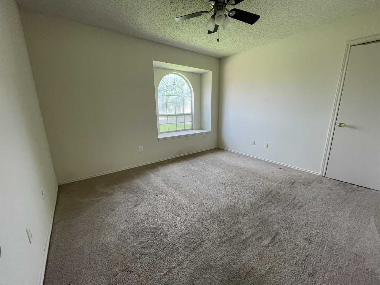 7721 Wolf Dr #1 - Photo 4 of 5