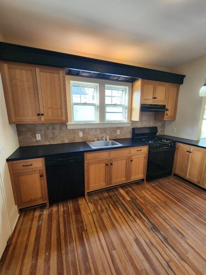 168 Elm St #1 - Photo 6 of 11