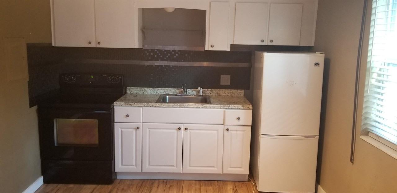 655 7th Ave N #4 - Photo 5 of 28