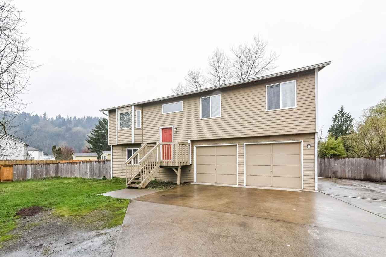 213 2nd Ave N - Photo 3 of 20