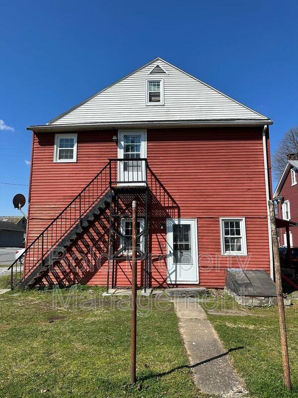 816 S Railroad St #3