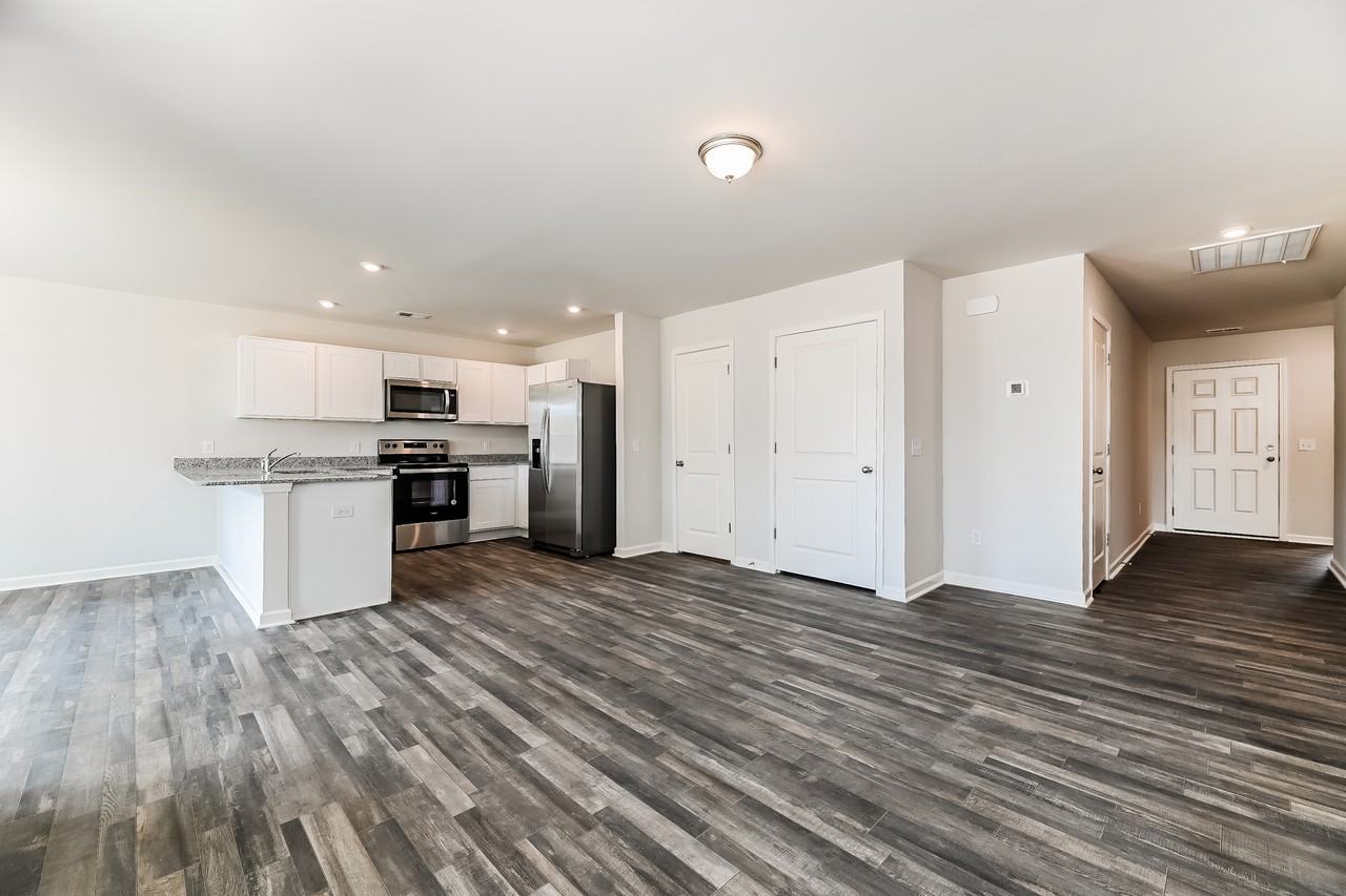 2168 Bayview Dr Sw - Photo 2 of 32