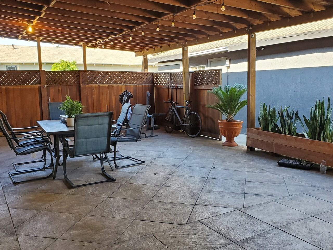 Nice Room in Remodeled Home Near LAX & Beaches! Apartments 4831 West